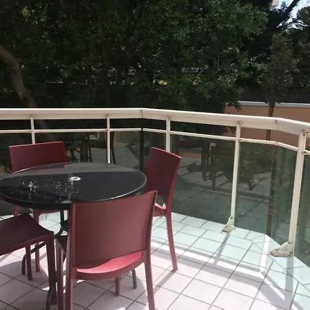 Appartement Biarritz, 3 Pièces, 4 Personnes - Fr-1-3-438 *